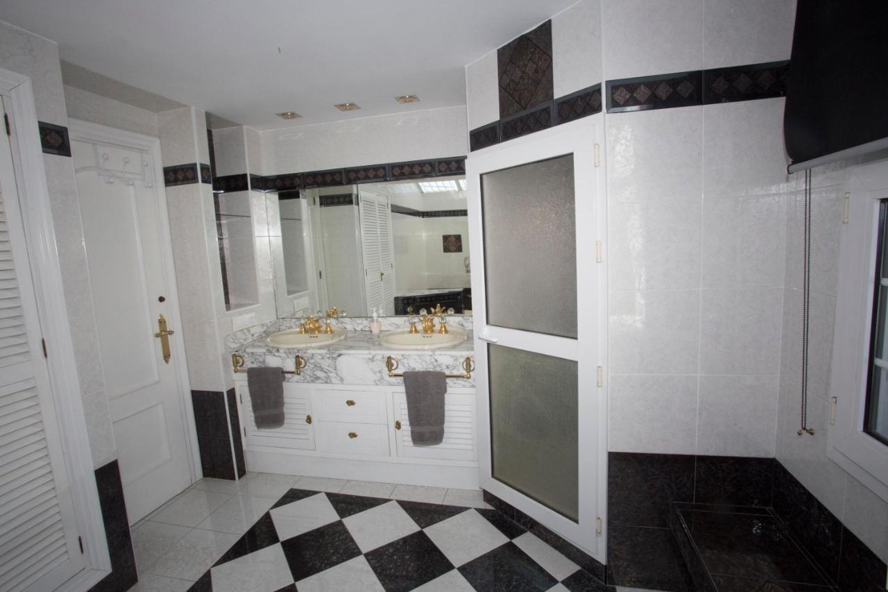 Alojamiento El Chaparro Barbate Junto A La Venta El Loro מראה חיצוני תמונה